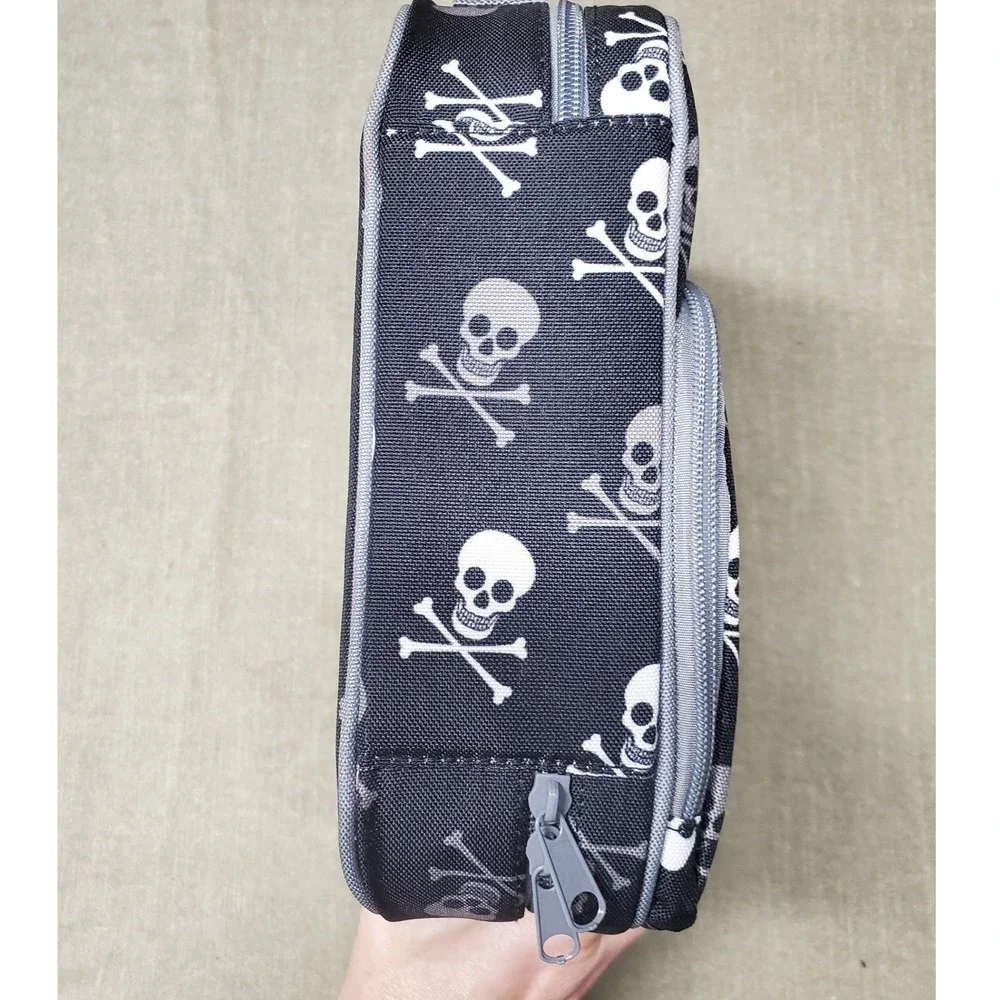 Bentology Insulated Lunch Bag Skulls Crossbones Black Grey White Zippered Pouch